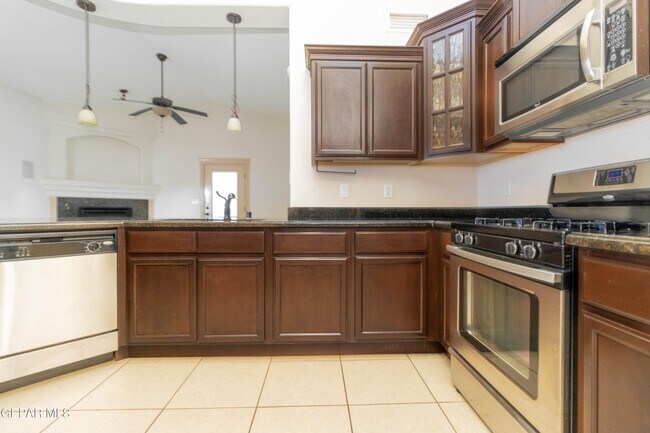 Building Photo - 5349 Jose Duran Ln