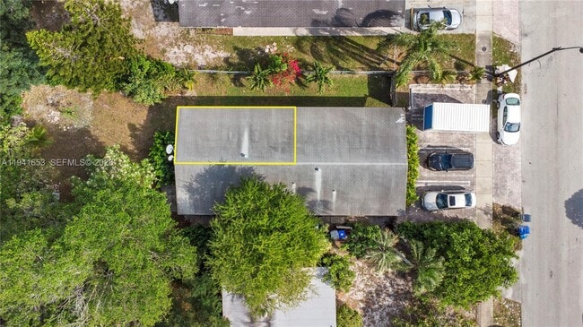 Building Photo - 441 NE 30th St