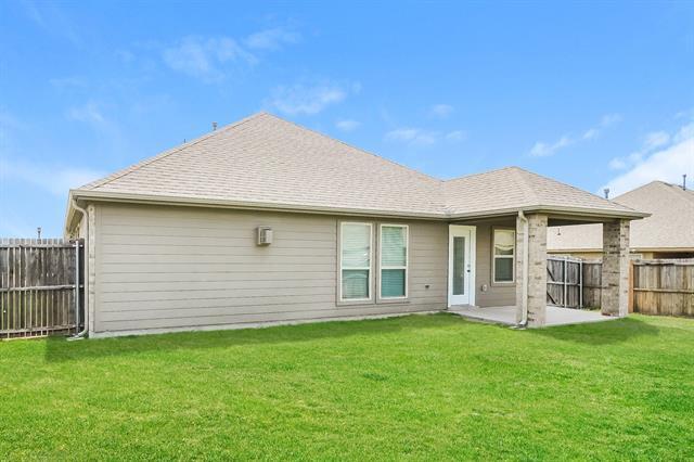 Building Photo - 2008 Lake Harvest Cir