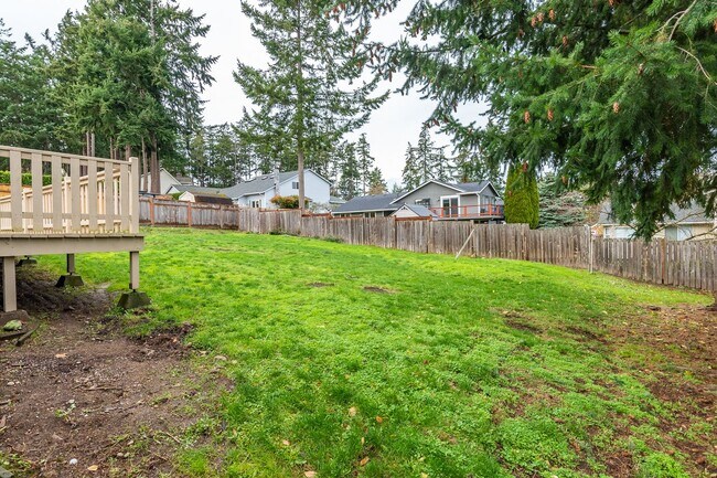 Building Photo - Beautifully Updated 3-Bedroom Home with Large Fenced Yard