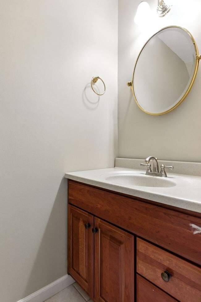 Building Photo - York County 4 BR Coventry House