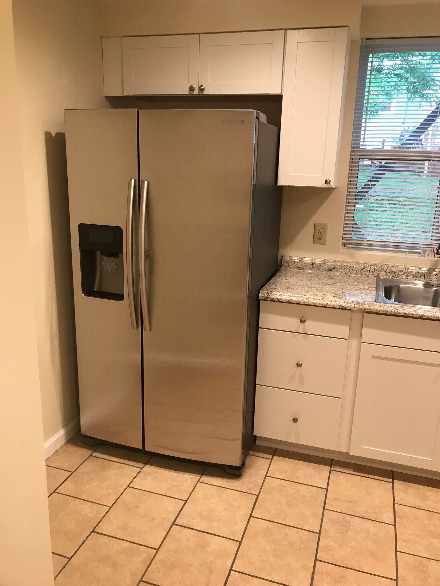 Building Photo - 201 W Locust St