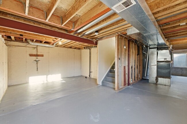 Building Photo - Beautiful Stroh Ranch 4 Bedroom, 2.5 Bath Home, Brand New Kitchen Appliances READY TODAY!