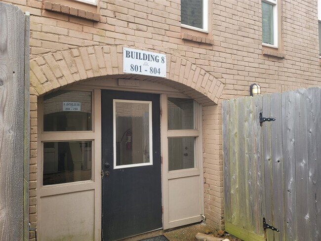 Building Photo - 215 Postoffice St