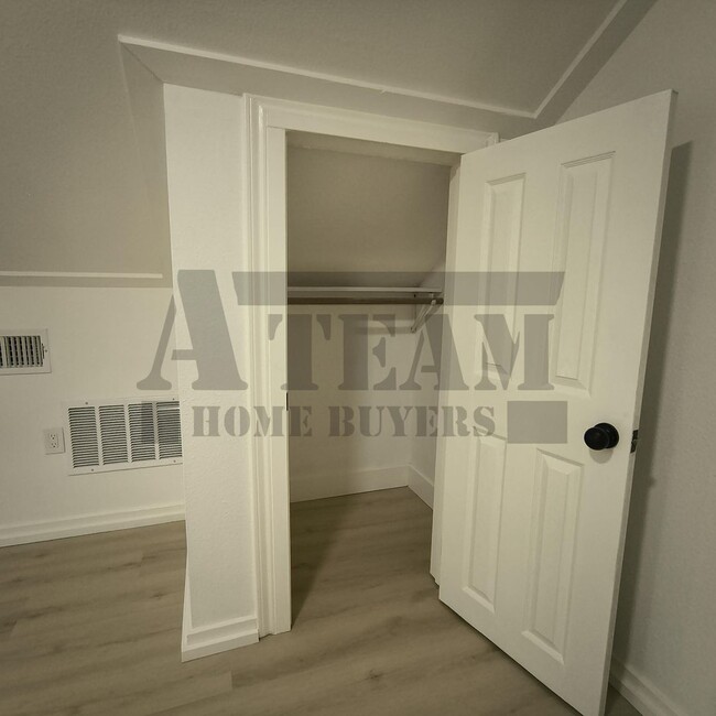 Building Photo - Fully remodeled 4-bedroom, 2-bathroom home