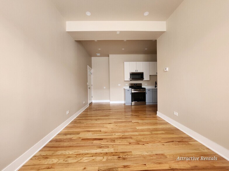 Building Photo - 6341 S Elizabeth St