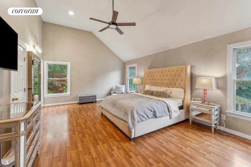 Building Photo - 1 Candace Dr