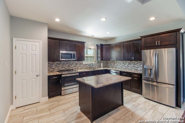 Building Photo - 118 Edgewood Cir