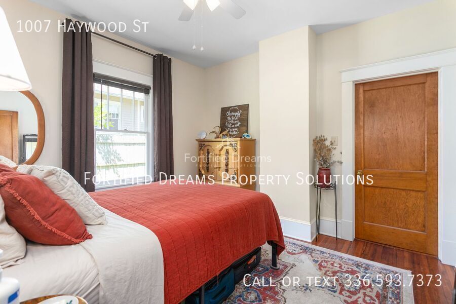 Building Photo - 1007 Haywood St