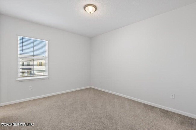 Building Photo - 260 Brandon Lks Dr