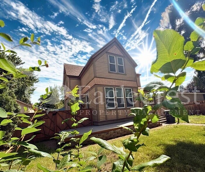 Building Photo - Charming Historic 4-Bedroom Home with Fenced Yard & Chicken Coop ~ $200.00 OFF 2nd MONTH RENT