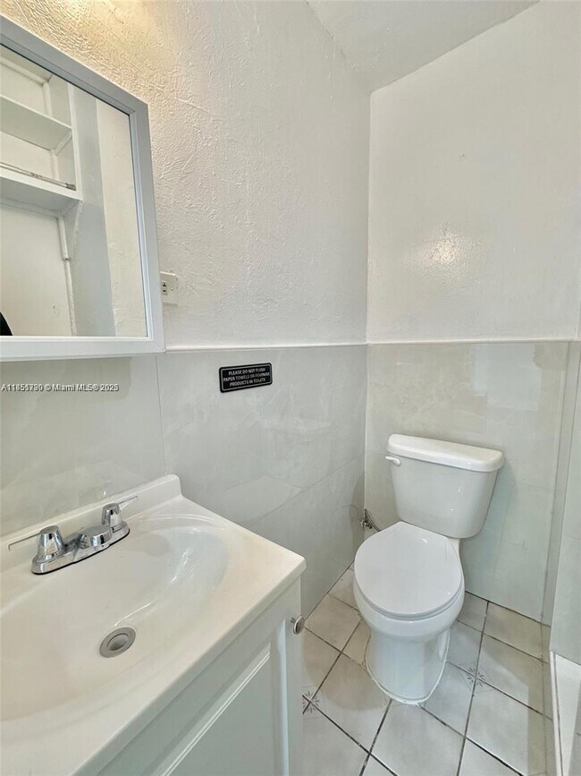 Building Photo - 60 NE 78th St