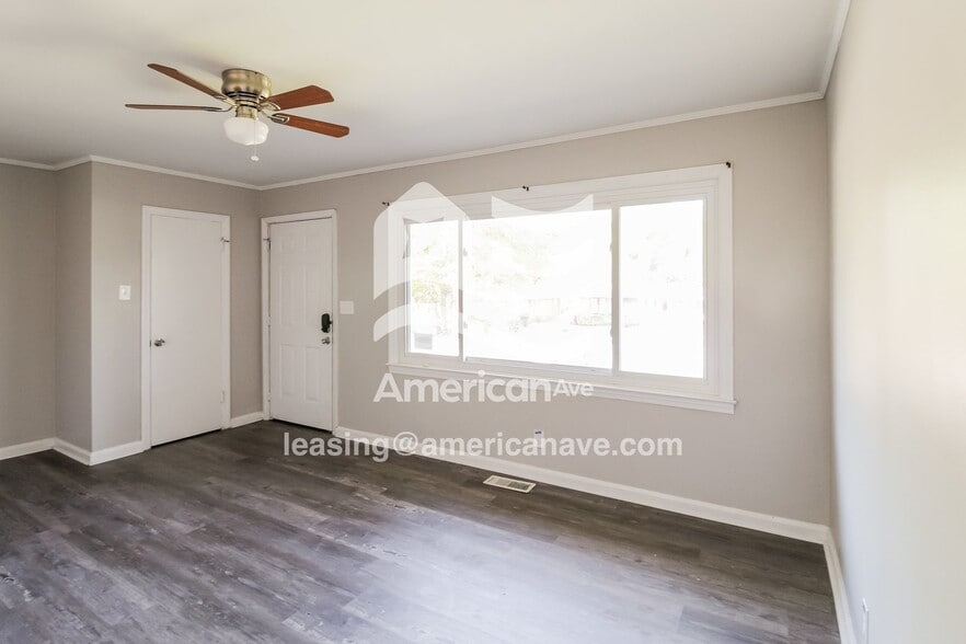Building Photo - 4316 Summerhill Dr