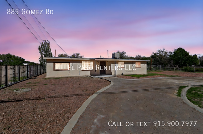 Building Photo - 885 Gomez Rd