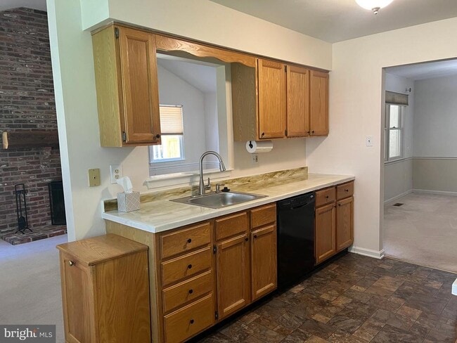 Building Photo - 3576 Windridge Dr