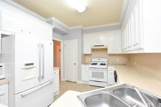Building Photo - 8035 Dockal Rd