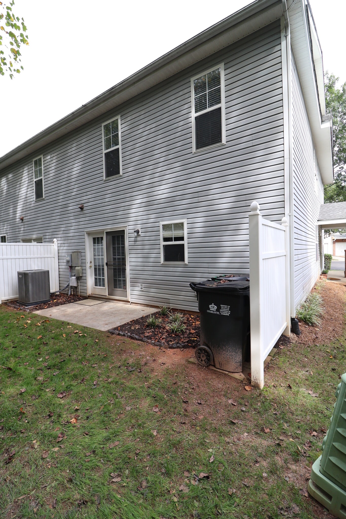 Building Photo - 10979 Princeton Village Dr
