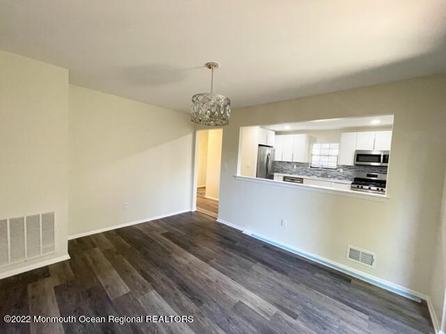 Building Photo - 331 Oak Knoll Dr