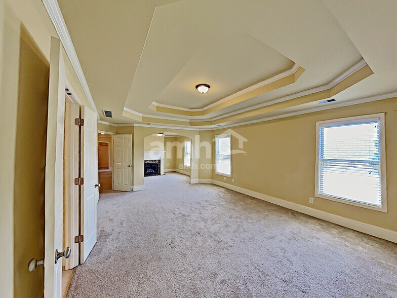 Building Photo - 3100 Camellia Trail
