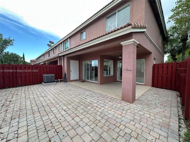 Building Photo - 7001 SW 164th Ct
