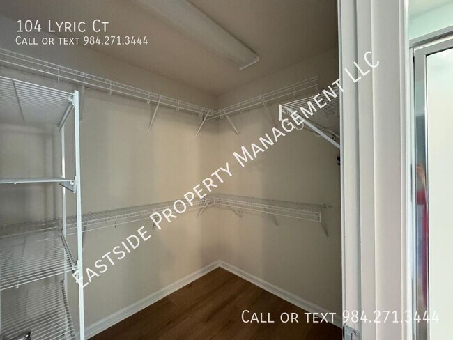 Building Photo - 104 Lyric Ct