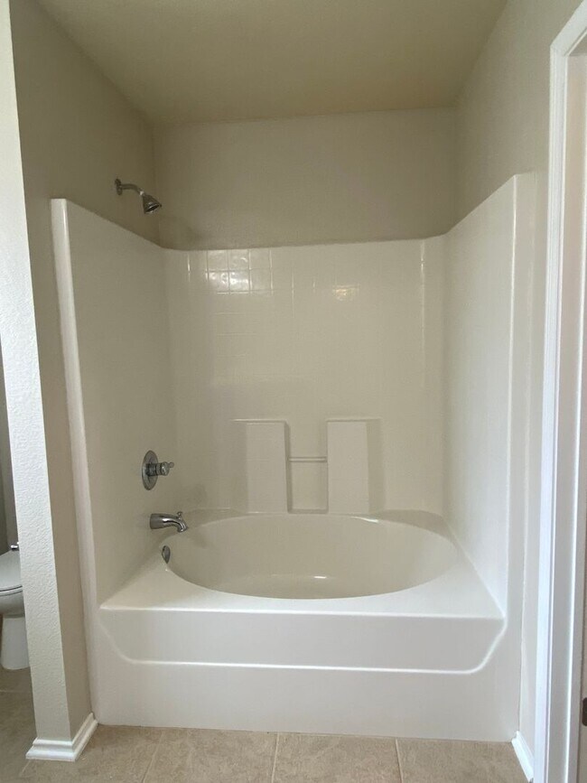 Building Photo - 3 BEDROOM, BELTON ISD