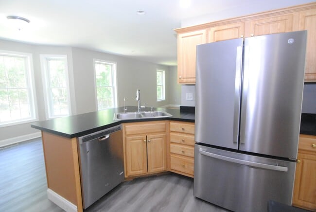 Building Photo - 46 Cherrywood Dr