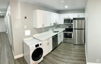 Building Photo - 823 Newington Ave