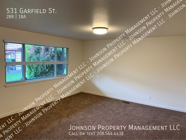 Building Photo - 531 Garfield St