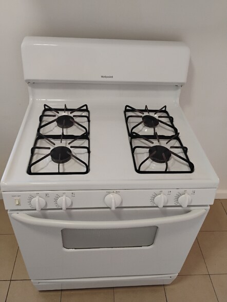 Building Photo - 14129 Vanowen St