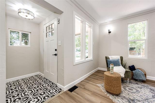 Building Photo - 2832 S Acoma St