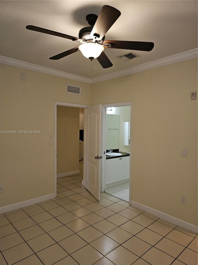 Building Photo - 1543 SE 25th St