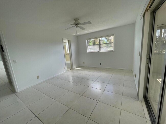 Building Photo - 343 Windsor O