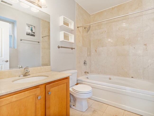 Building Photo - 1617 N Artesian Ave