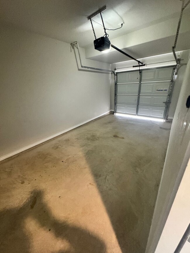 Building Photo - Ready For Move-In! Elegant 3BR 2.5 Bath To...