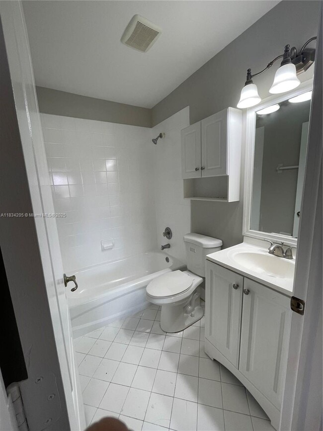 Building Photo - 14124 SW 121st Pl