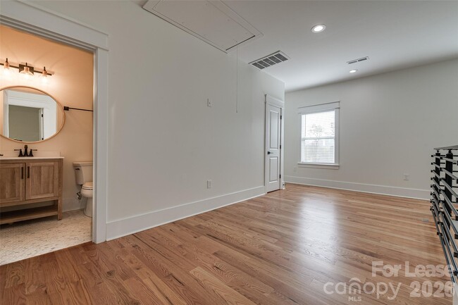 Building Photo - 1516 Princess Pl