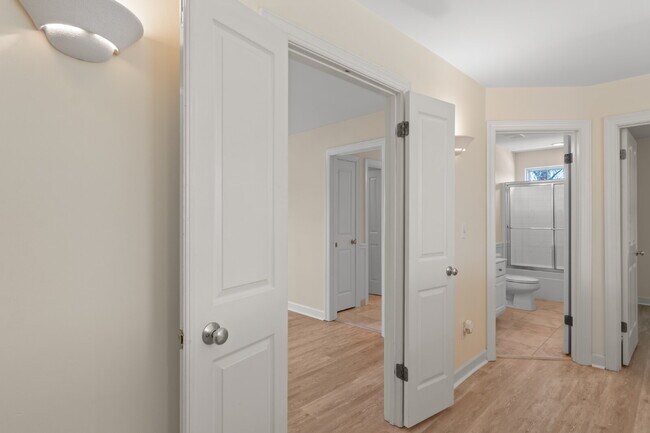 Building Photo - 3 bedroom/ 2.5 bathroom in Destin, FL!