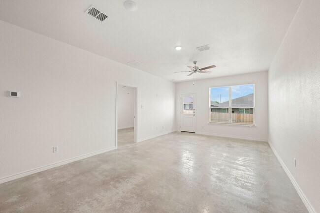 Building Photo - 3903 Sugar Hackberry Trl