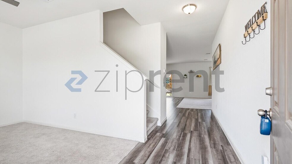 Building Photo - Unit