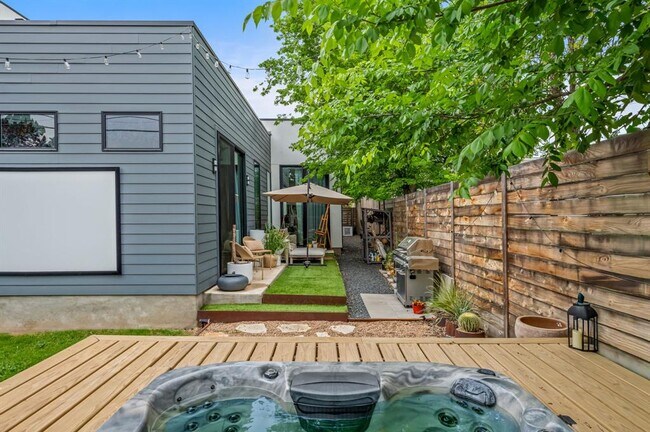 Building Photo - 2507 Audubon Pl