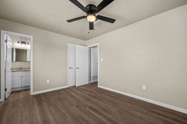 Building Photo - 408 SW 71st St