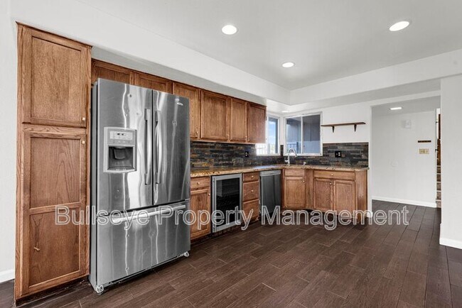 Building Photo - 1333 E Donner Dr