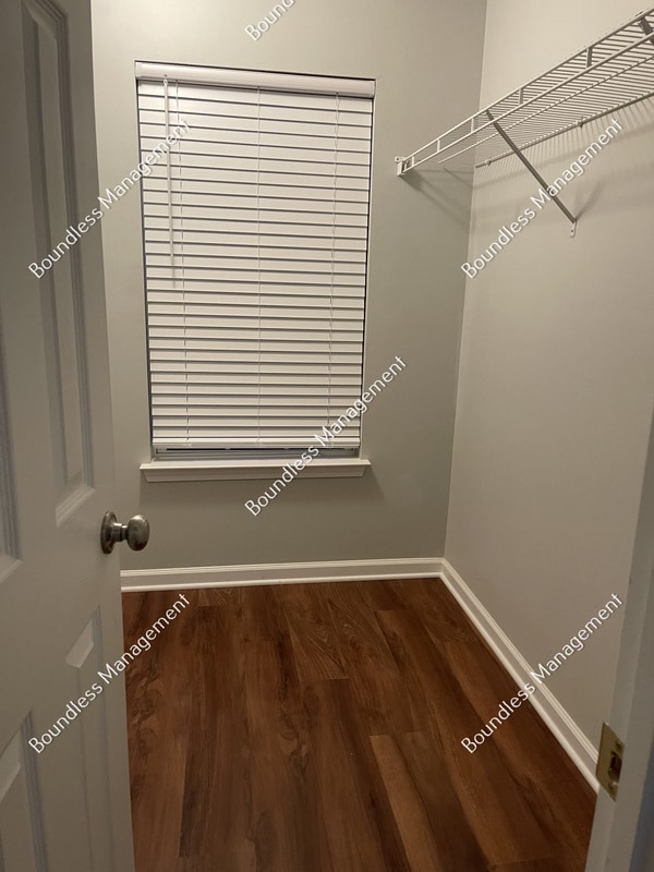 Building Photo - 353 Azalea Cir