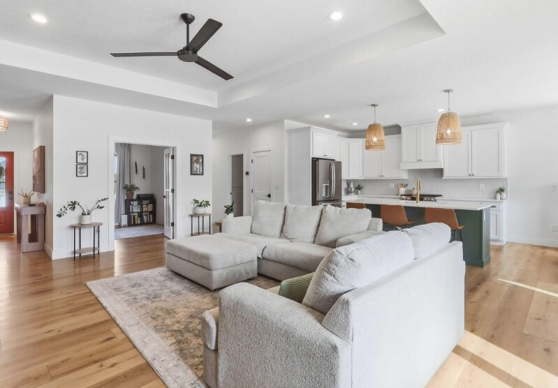 Building Photo - 1 Country Club Ct