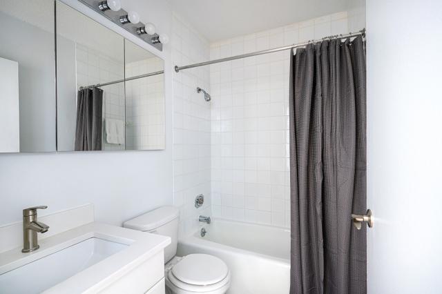Building Photo - 2 bedroom in NEW YORK NY 10019