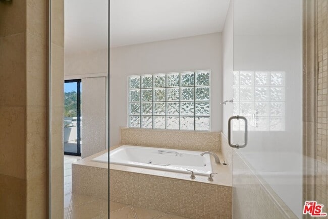 Building Photo - 15656 Crownridge Pl