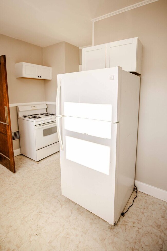 Building Photo - 1452 Rollins Rd