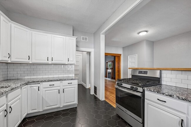 Building Photo - 1139 N Downing St