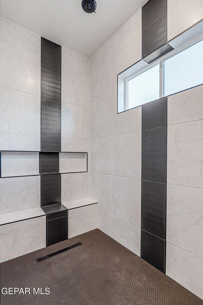 Building Photo - 836 Eltham Dr